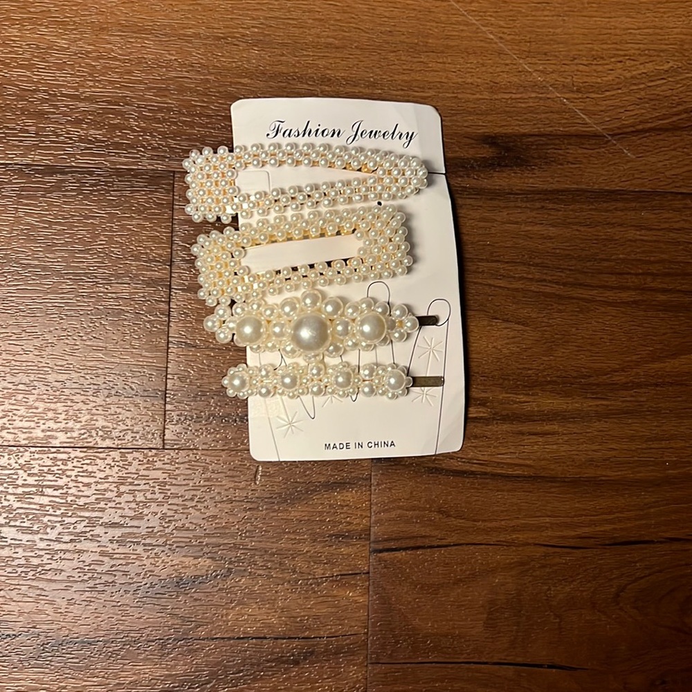 Pearl Hair Clips